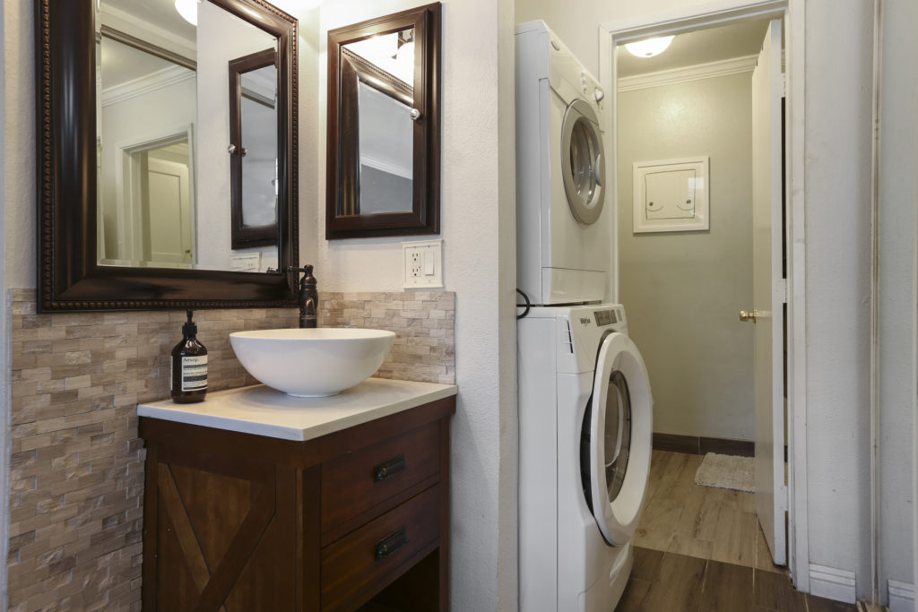 14850 Hesby St. #102 Bathroom