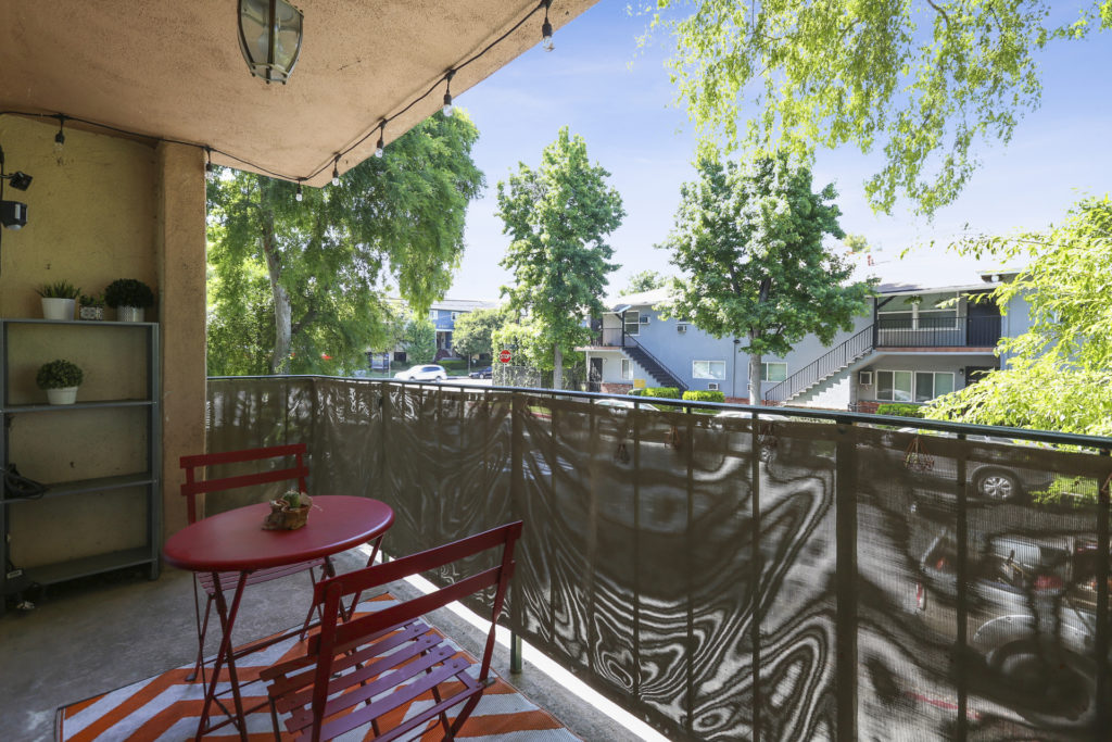14850 Hesby St. #102 Outdoor view