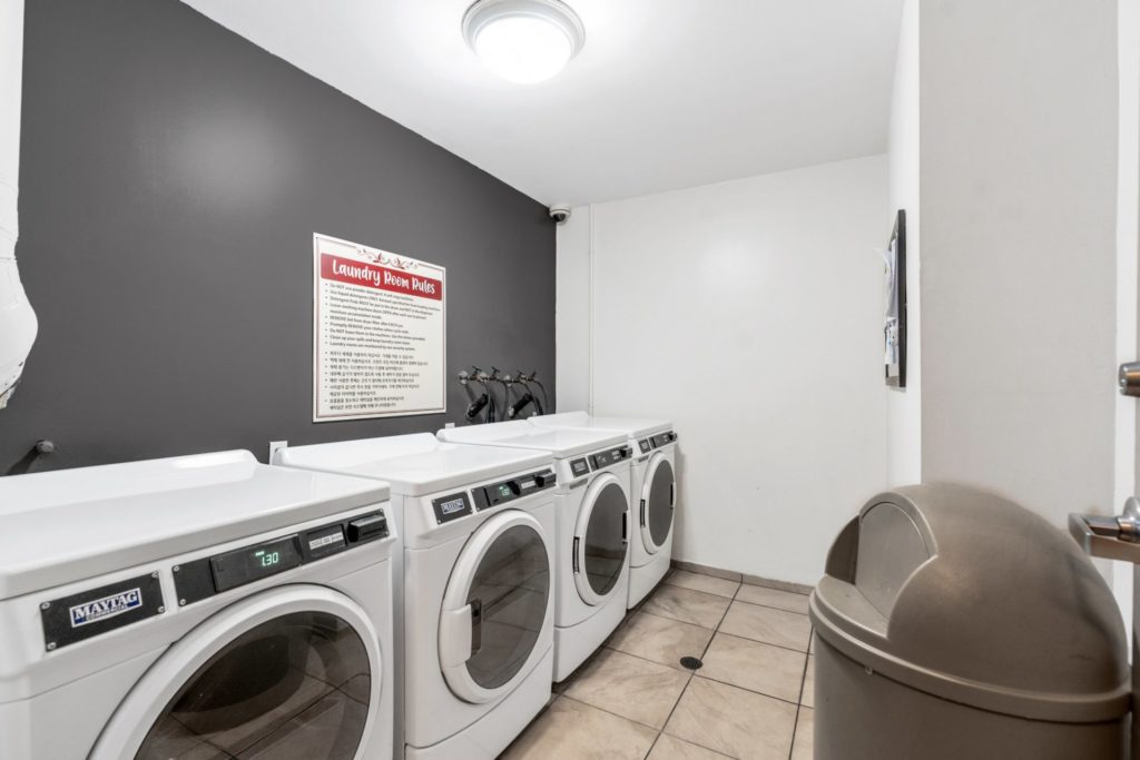 620 S Gramercy - Laundry