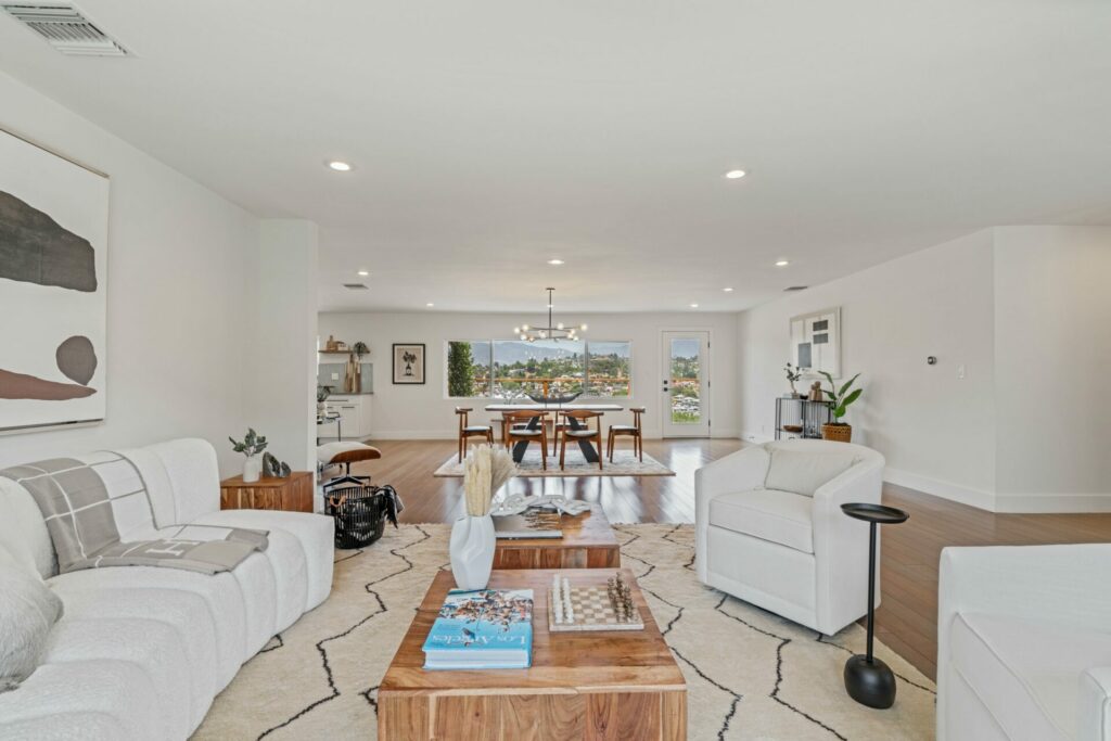 3536 Verdugo Vista Terrace - 90065 – Glassell park living room 3