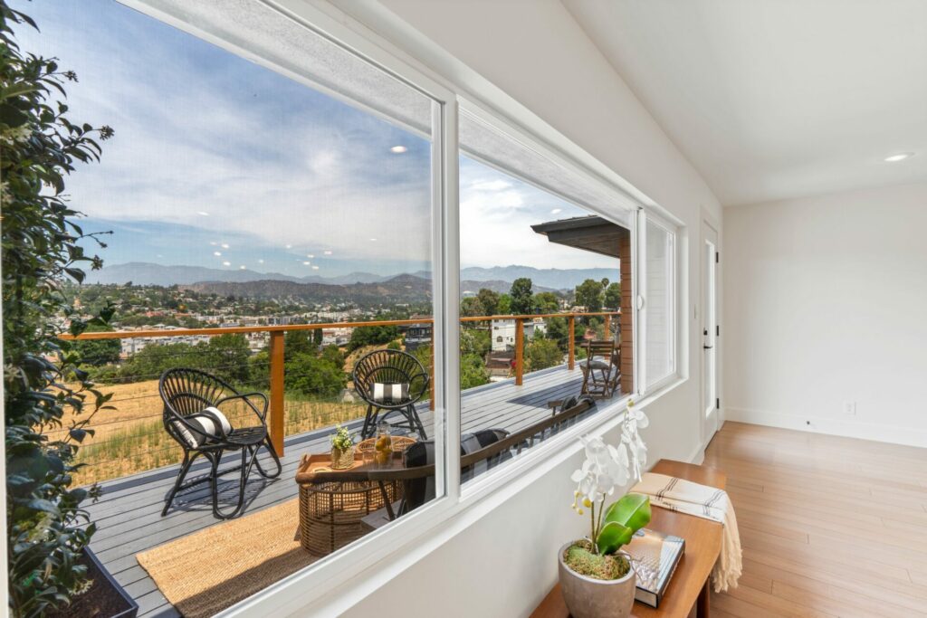 3536 Verdugo Vista Terrace - 90065 – glassell park balcony view
