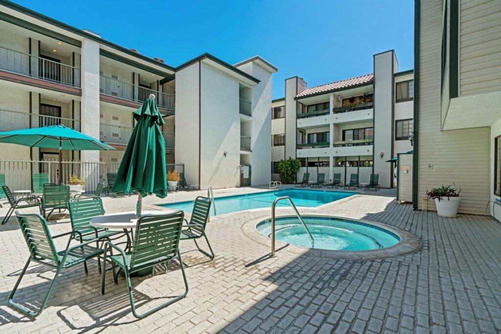 1903 Temple Ave, #120, Signal Hill CA, 90755 swimming Pool