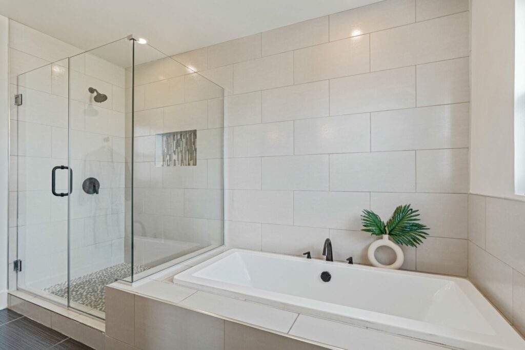 3536 Verdugo Vista Terrace - 90065 – glassell park en suite bathroom Inner View