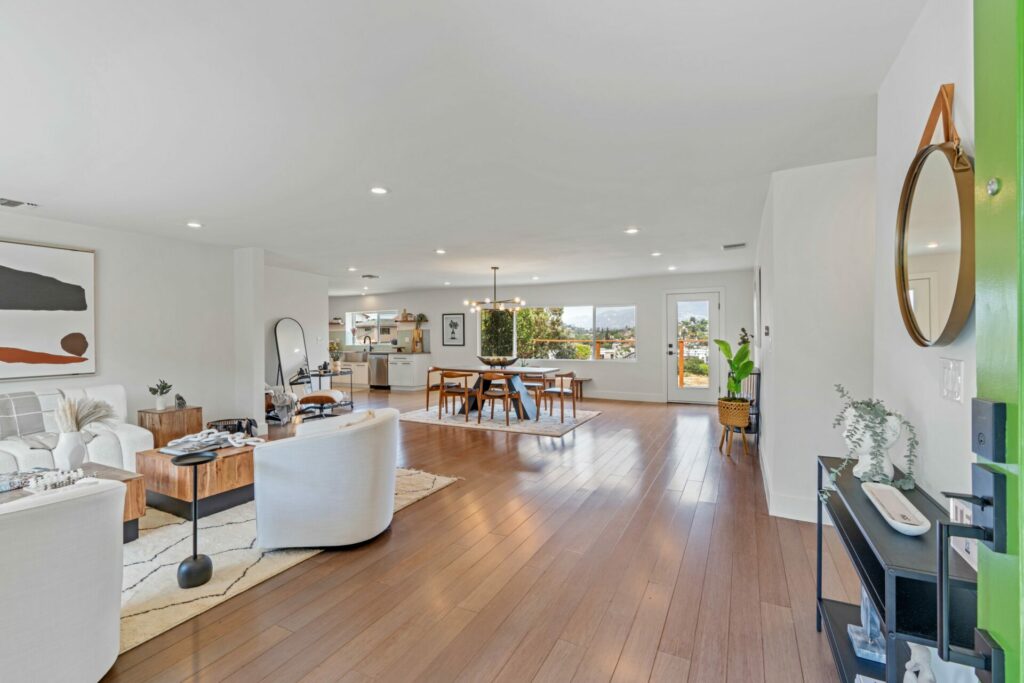 3536 Verdugo Vista Terrace - 90065 – Glassell park living room 1